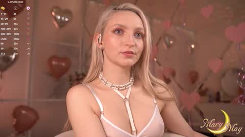 Snapshot of marylunamay chatting on February 16, 4:41 am Mary online show from February 16, 4:41 am