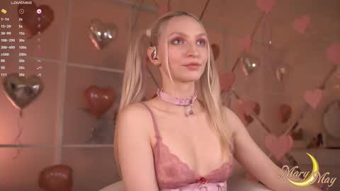 Snapshot of marylunamay chatting on February 21, 4:57 am Mary online show from February 21, 4:57 am