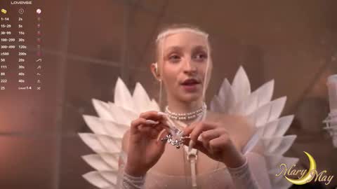 Snapshot of marylunamay chatting on March 8, 4:27 am Mary online show from March 8, 4:27 am