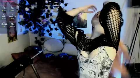 Snapshot of marynixoxo chatting on February 23, 2:29 am Mary x online show from February 23, 2:29 am