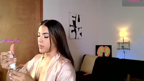 Snapshot of maryybellax chatting on June 23, 12:41 am maryybellax online show from June 23, 12:41 am
