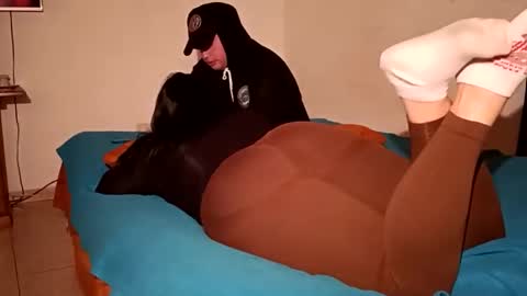 Mary y joni online show from April 26, 4:54 am