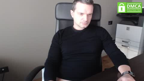 Snapshot of maschiodavide89 chatting on December 23, 10:21 am David online show from December 23, 10:21 am