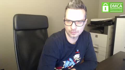 Snapshot of maschiodavide89 chatting on February 17, 7:04 am David online show from February 17, 7:04 am