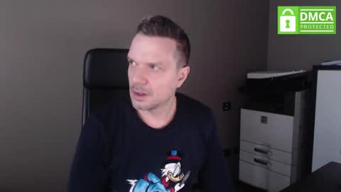 Snapshot of maschiodavide89 chatting on February 24, 7:11 am David online show from February 24, 7:11 am