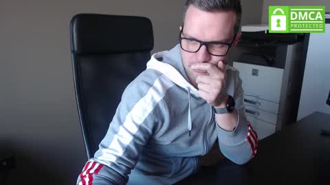 Snapshot of maschiodavide89 chatting on March 4, 10:57 am David online show from March 4, 10:57 am