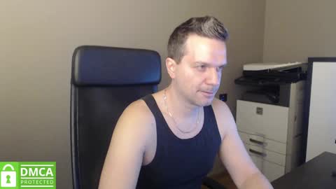 Snapshot of maschiodavide89 chatting on March 10, 7:32 am David online show from March 10, 7:32 am