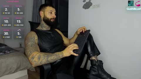 Snapshot of masculineguy69 chatting on October 9, 7:01 pm masculineguy69 online show from October 9, 7:01 pm