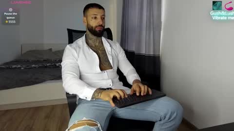 Snapshot of masculineguy69 chatting on October 19, 5:08 am masculineguy69 online show from October 19, 5:08 am