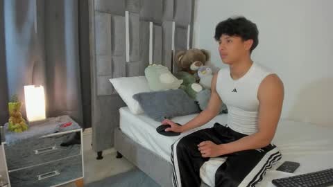 Snapshot of mash_angelo chatting on October 23, 8:40 pm mash_angelo online show from October 23, 8:40 pm