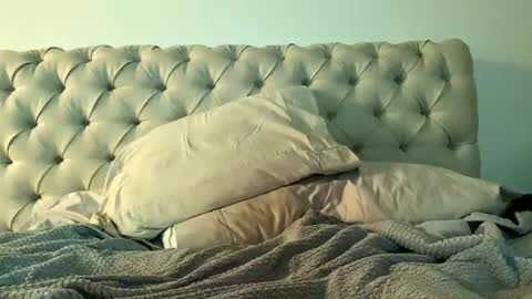 mask0n online show from March 19, 3:54 am