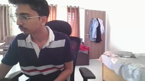 Snapshot of maskboyz2003 chatting on January 20, 4:21 am maskboyz2003 online show from January 20, 4:21 am