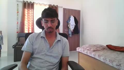 Snapshot of maskboyz2003 chatting on March 3, 3:19 am maskboyz2003 online show from March 3, 3:19 am