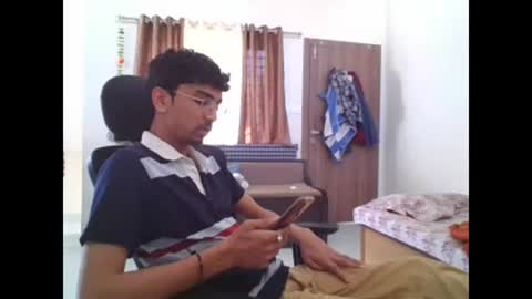 Snapshot of maskboyz2003 chatting on March 4, 4:38 am maskboyz2003 online show from March 4, 4:38 am