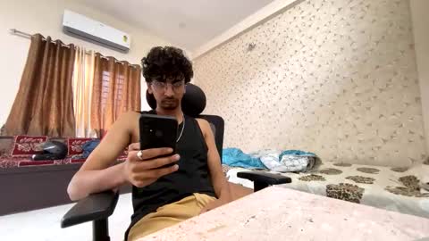 Snapshot of maskboyz2003 chatting on October 26, 3:34 am maskboyz2003 online show from October 26, 3:34 am