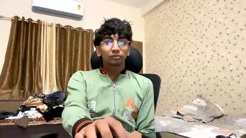 Snapshot of maskboyz2003 chatting on December 14, 5:40 pm maskboyz2003 online show from December 14, 5:40 pm