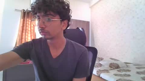 Snapshot of maskboyz2004 chatting on October 22, 2:56 am Mask Boy online show from October 22, 2:56 am