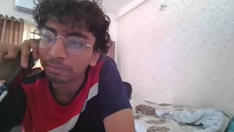 Snapshot of maskboyz2004 chatting on October 23, 3:39 am Mask Boy online show from October 23, 3:39 am