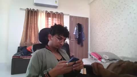 Snapshot of maskboyz2004 chatting on November 25, 3:50 am Mask Boy online show from November 25, 3:50 am