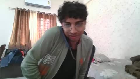 Snapshot of maskboyz2004 chatting on November 26, 4:35 am Mask Boy online show from November 26, 4:35 am