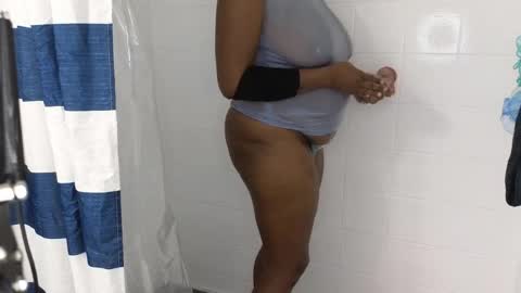 Snapshot of maskedmilf822397 chatting on April 14, 12:27 am maskedmilf822397 online show from April 14, 12:27 am