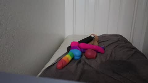 Snapshot of maskedmilf822397 chatting on May 17, 7:32 pm maskedmilf822397 online show from May 17, 7:32 pm