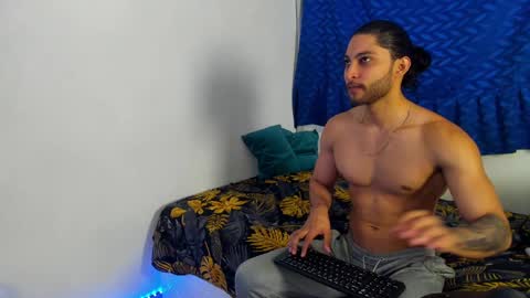 Snapshot of massatgeserotics chatting on January 10, 12:27 am I Am Odin  online show from January 10, 12:27 am
