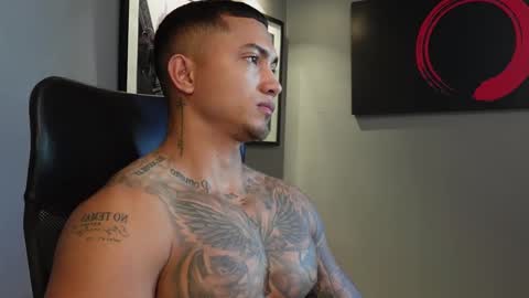 Snapshot of massimo_rizzo_ chatting on November 27, 8:33 pm Massimo online show from November 27, 8:33 pm