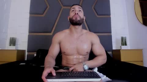 Massimo online show from December 17, 3:56 am