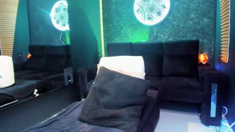 Snapshot of massimowalton2 chatting on December 18, 4:20 am massimowalton2 online show from December 18, 4:20 am