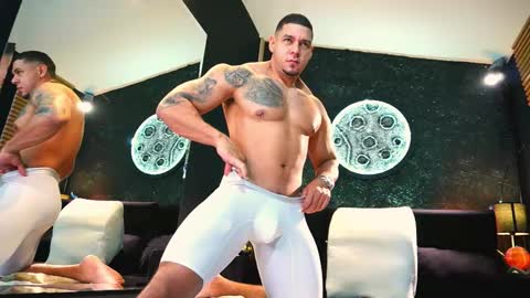 Snapshot of massimowalton2 chatting on December 1, 2:33 pm massimowalton2 online show from December 1, 2:33 pm