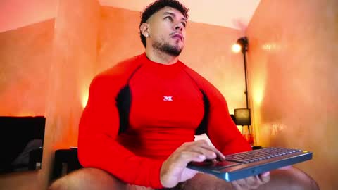 Snapshot of massimowalton2 chatting on May 25, 3:23 am massimowalton2 online show from May 25, 3:23 am