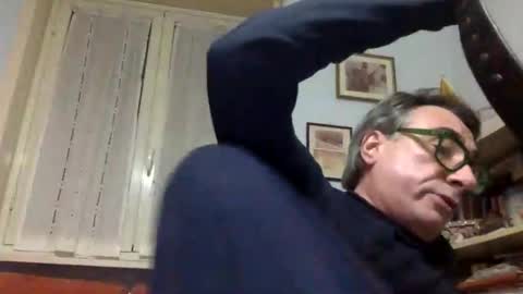 Snapshot of massimoxsempre chatting on December 10, 9:44 am massimoxsempre online show from December 10, 9:44 am