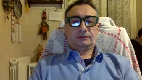 Snapshot of massimoxsempre chatting on December 11, 7:57 pm massimoxsempre online show from December 11, 7:57 pm