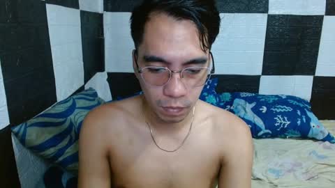 Snapshot of massive_boner02 chatting on December 4, 12:30 am massive_boner02 online show from December 4, 12:30 am