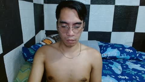 Snapshot of massive_boner02 chatting on December 18, 2:32 am massive_boner02 online show from December 18, 2:32 am