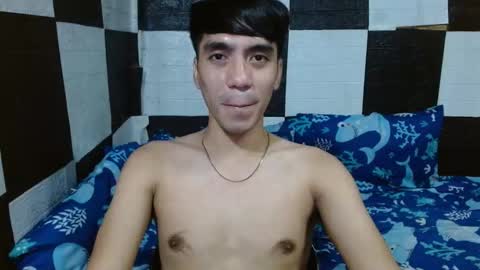 Snapshot of massive_boner02 chatting on November 19, 12:21 am massive_boner02 online show from November 19, 12:21 am