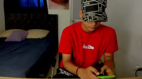Snapshot of master_billy1 chatting on June 23, 6:06 pm master_billy1 online show from June 23, 6:06 pm