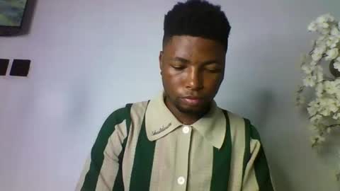 Snapshot of master_kael chatting on December 15, 7:18 pm Master Kael online show from December 15, 7:18 pm