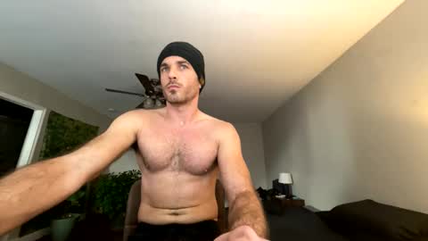 Snapshot of master_louie chatting on December 11, 3:58 pm muskyjockdick online show from December 11, 3:58 pm
