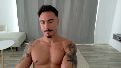 master_lukass online show from May 19, 1:39 pm