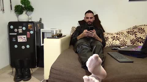 Snapshot of master_roberto333 chatting on January 3, 4:48 pm SIR online show from January 3, 4:48 pm