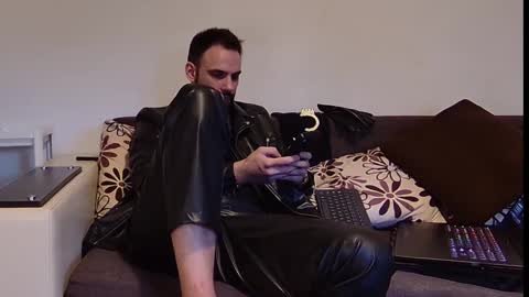 Snapshot of master_roberto333 chatting on January 17, 2:39 pm SIR online show from January 17, 2:39 pm