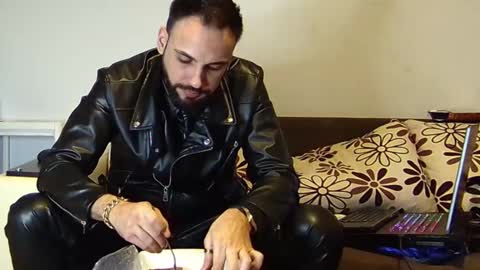 Snapshot of master_roberto333 chatting on February 3, 6:49 pm SIR online show from February 3, 6:49 pm