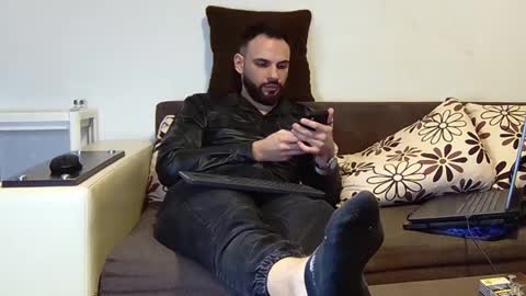 Snapshot of master_roberto333 chatting on February 8, 6:33 pm SIR online show from February 8, 6:33 pm