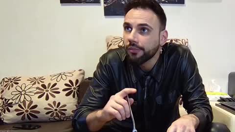 Snapshot of master_roberto333 chatting on February 16, 8:33 pm SIR online show from February 16, 8:33 pm