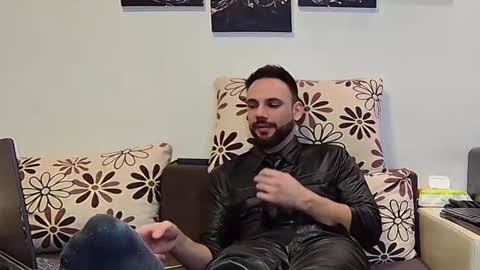 Snapshot of master_roberto333 chatting on February 17, 2:42 am SIR online show from February 17, 2:42 am