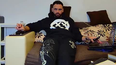 Snapshot of master_roberto333 chatting on February 20, 5:51 pm SIR online show from February 20, 5:51 pm