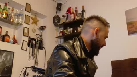 Snapshot of master_roberto333 chatting on October 11, 5:22 pm SIR online show from October 11, 5:22 pm