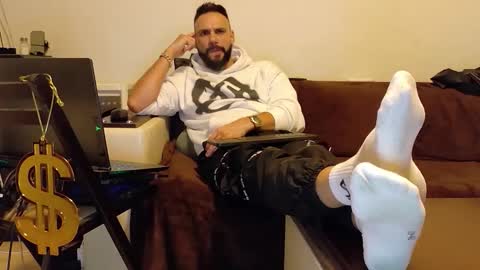 Snapshot of master_roberto333 chatting on December 1, 11:54 pm SIR online show from December 1, 11:54 pm